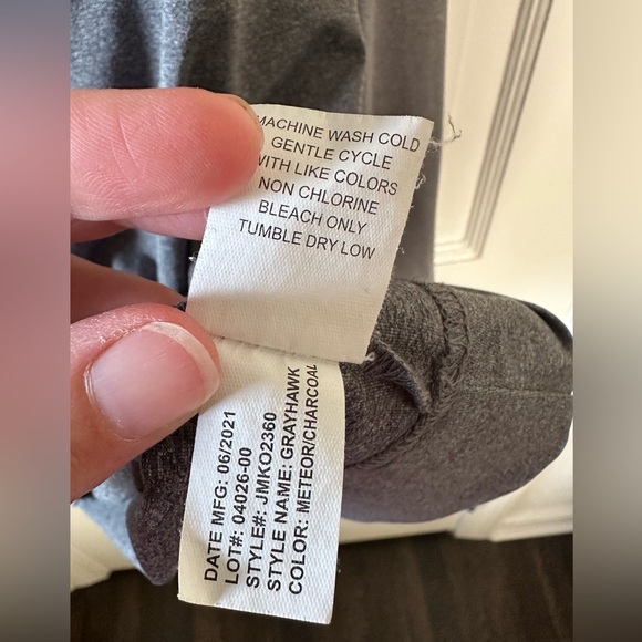 Johnnie-O Men's Gray Hoodie Shirt with Pine Needles Golf Course Logo - Picture 6 of 7